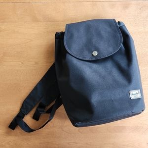 Herschel Bucket-style Backpack (small)